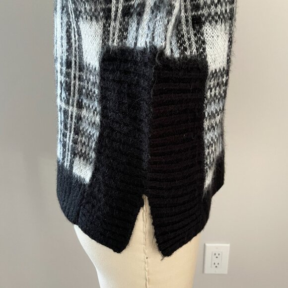 Nine West Women's Mock Neck Blue Black Plaid Boxy Sweater Size Small - Picture 3 of 9